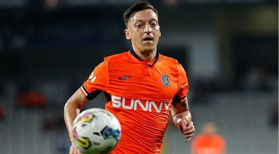 ozil-bu-afrika-ve-muselman-dunyasi-uchun-boyuk-nailiyyetdir