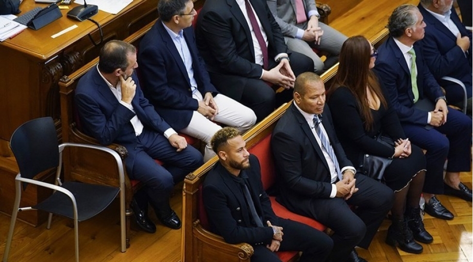 ispaniya-mehkemesi-neymara-beraet-verib