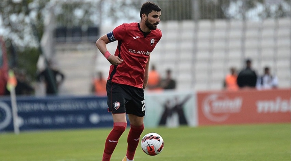 milliye-niye-chagirilmamagim-ozume-de-maraqlidir-qebelenin-futbolchusu