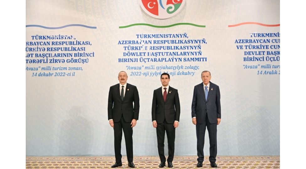 azerbaycan-turkiye-turkmenistan-dovlet-bashchilarinin-birinci-zirve-gorushu-tarixi-ehemiyyete-malikdir
