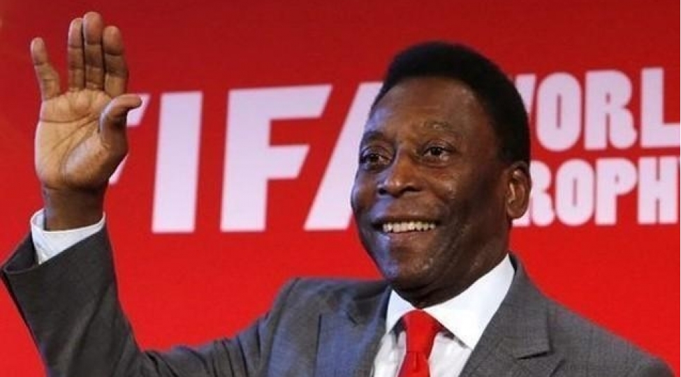 pele-indi-maradona-gulumseyir