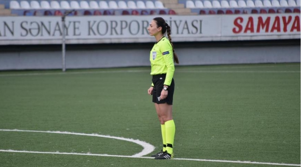 azerbaycanin-fifa-referilerinin-sirasina-yeniden-qadin-hakim-elave-olunub