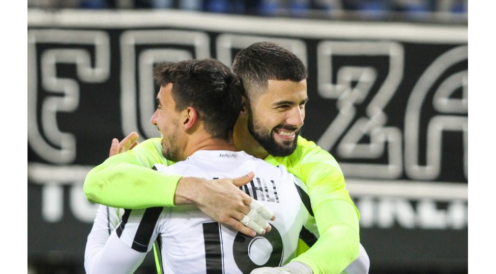 neftchi-xorvatiyali-qapichiya-yeni-muqavile-teklif-edecek