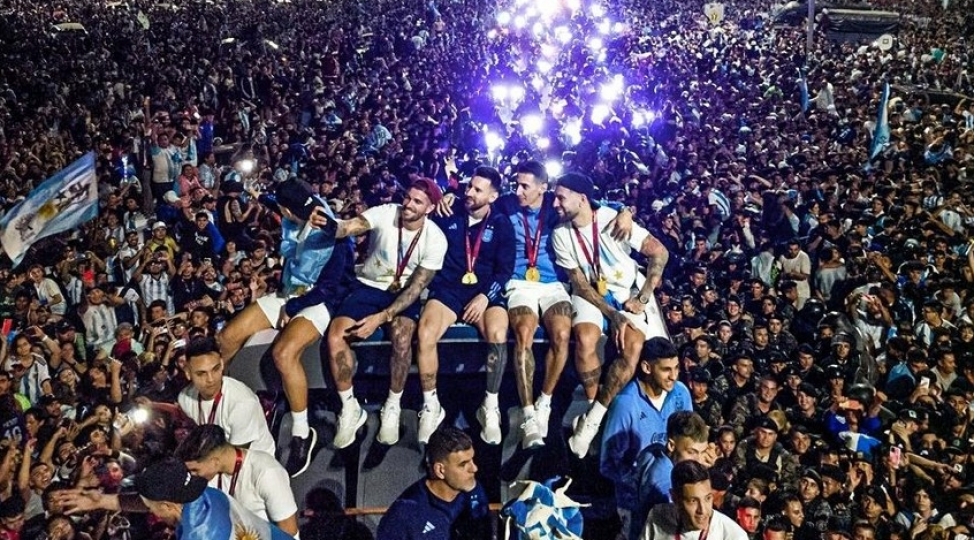 dunya-chempionlari-helikopterle-texliye-edilib