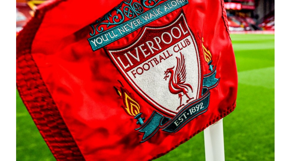 liverpul-alti-futbolchusunu-komandadan-gondermek-isteyir