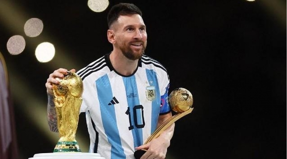 ronaldinyo-messi-8-ci-defe-qizil-topu-alacaq