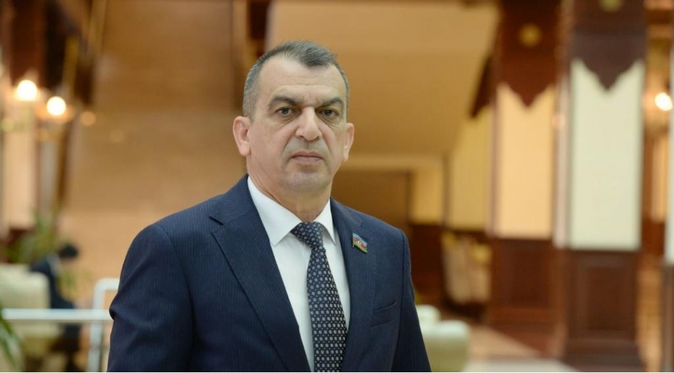 azerbaycani-zefere-aparan-lider