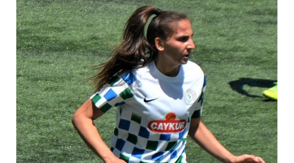 azerbaycan-millisinin-futbolchusu-turkiye-klubuna-kechib