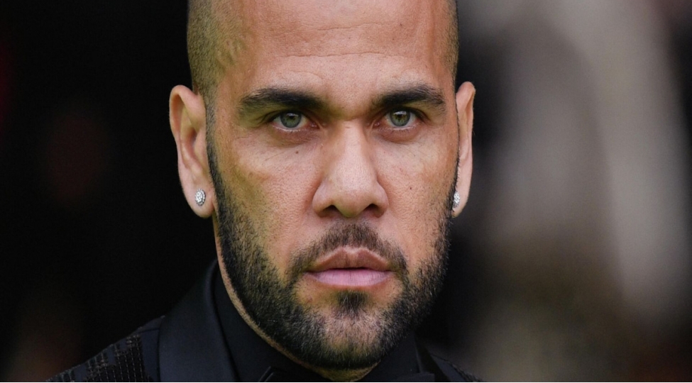 tarixin-en-titullu-futbolchusu-dani-alves-cinsi-tecavuzde-ittiham-olunur