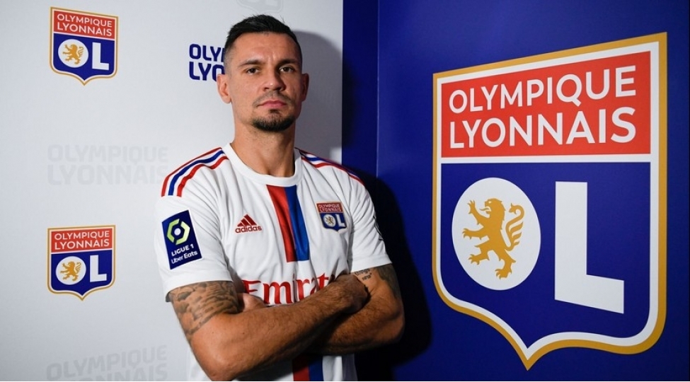lion-dunya-chempionatinin-burunc-medalchisini-transfer-edib