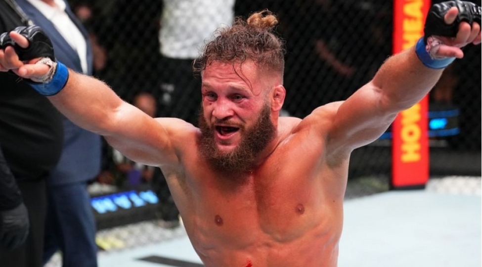 ufc-rafael-fiziyevin-geyci-ile-doyushunun-deqiq-vaxtini-achiqlayib