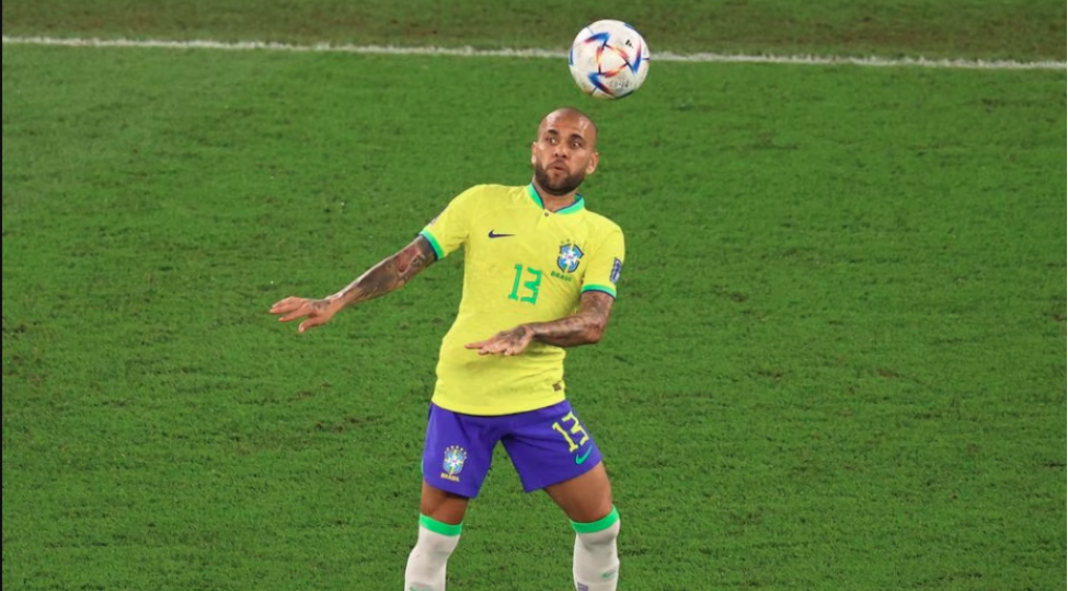 dani-alves-hebs-olunub