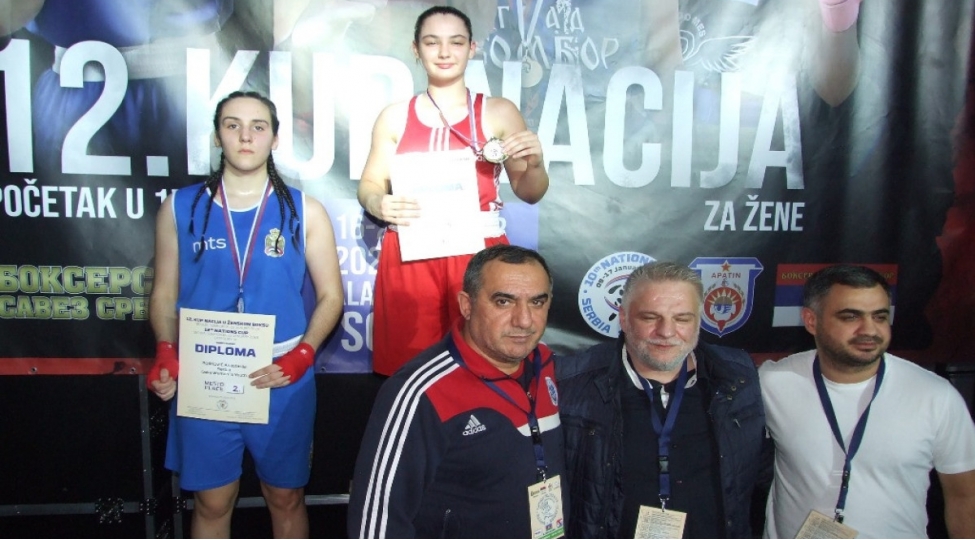 2-bokschumuz-milletler-kubokunda-qizil-medal-qazanib-foto