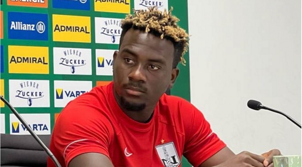 afrikali-vinger-neftchi-ile-vidalashib