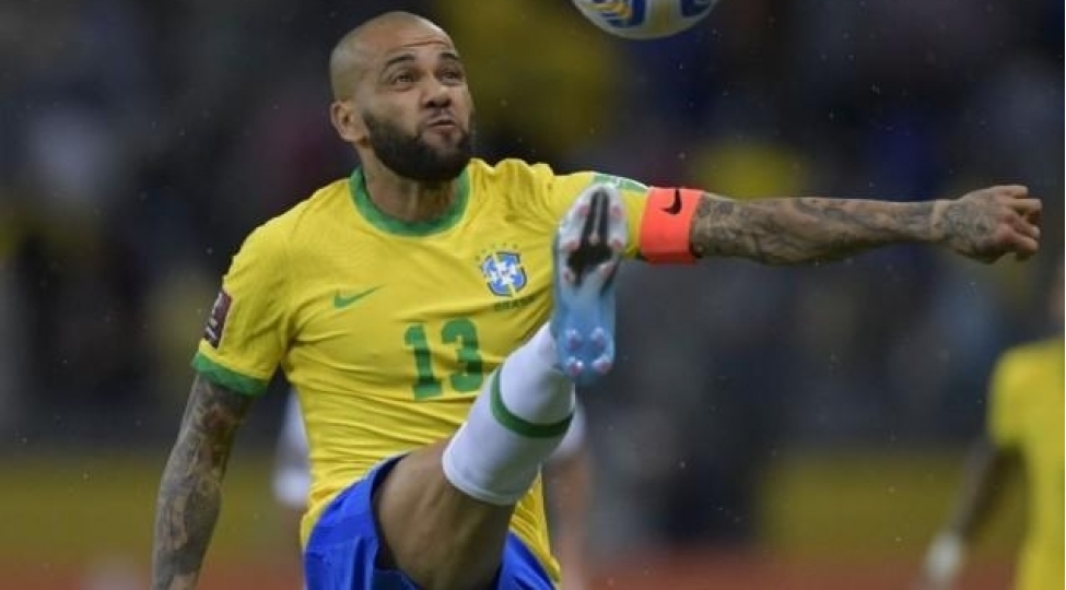 dani-alvesh-hebsxanada-futbol-oynadi