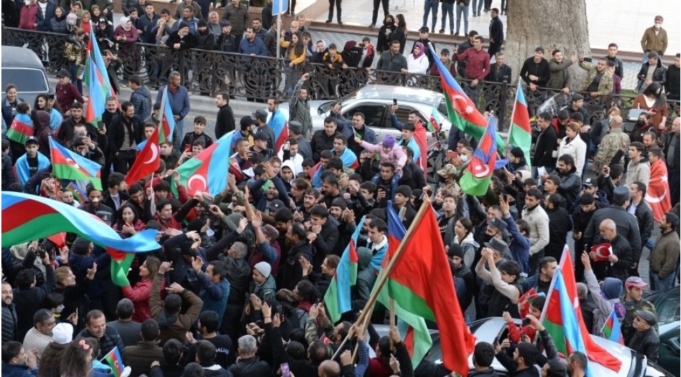 azerbaycan-gencleri-vetenperverdir