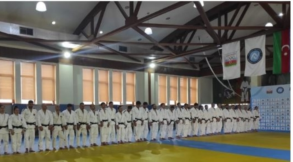 cudo-meshqchiliyi-sertifikati-proqraminin-achilish-merasimi-olub-turkiyedeki-zelzele-qurbanlari-anilib
