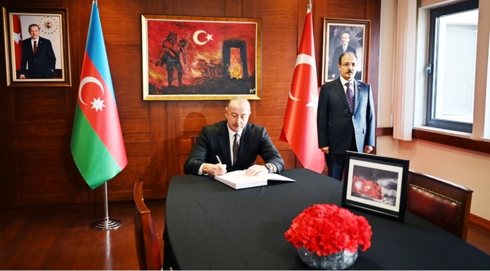 qardashliginin-ve-hemreyliyin-esl-numunesi