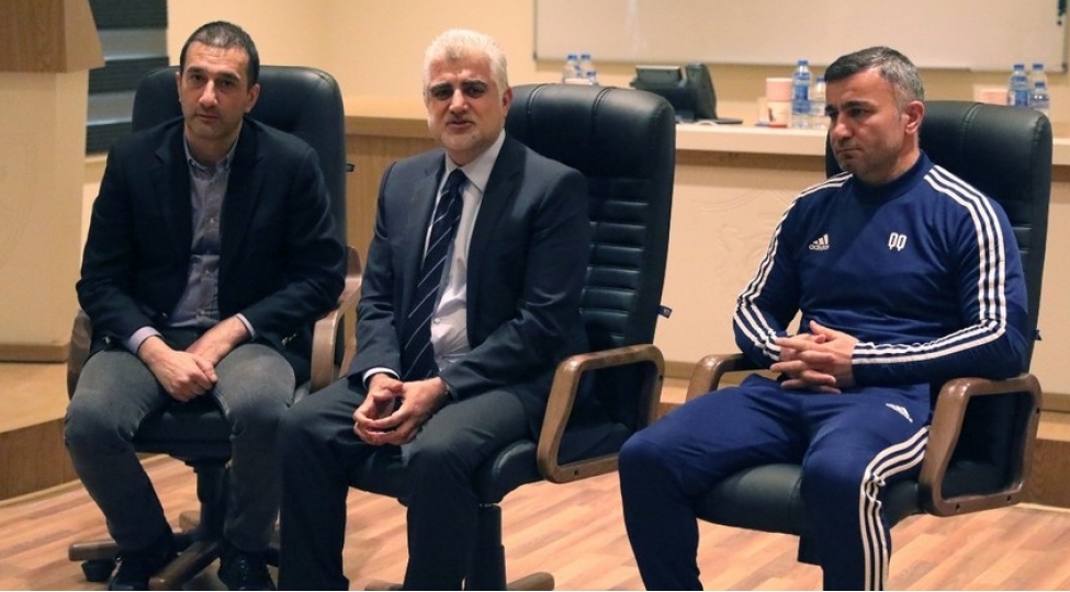 oyundan-evvel-zelzele-qurbanlarinin-xatiresi-bir-deqiqelik-sukutla-yad-edilecek-tahir-gozel