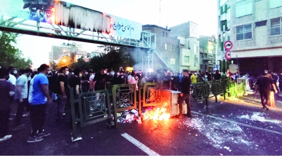 fars-molla-rejimi-iran-xalqina-qarshi-repressiv-siyaset-heyata-kechirir