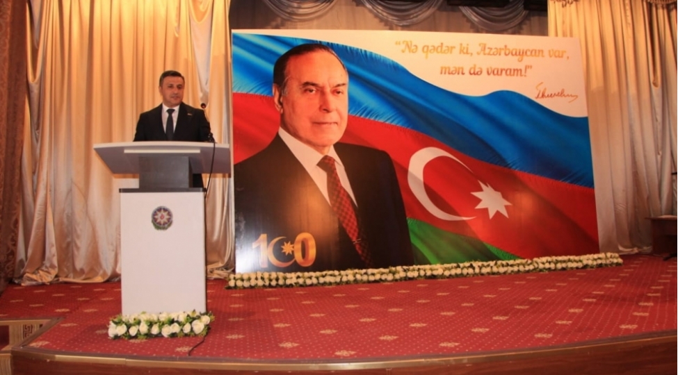 musteqil-azerbaycan-dovleti-ulu-onder-heyder-eliyevin-shah-eseridir-foto