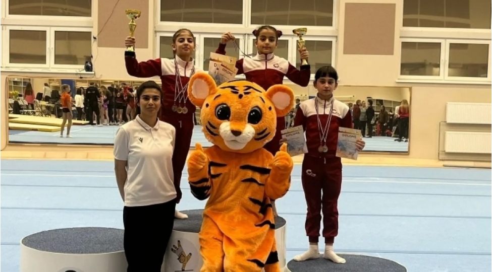 yeniyetme-gimnastlarimiz-latviyadan-yeddi-medalla-qayidirlar