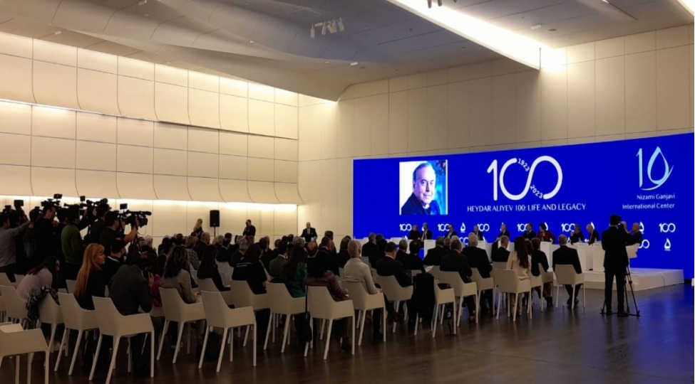 heyder-eliyev-siyasi-mudrikliyi-ile-azerbaycani-qlobala-arenaya-chixardi-petar-stoyanov