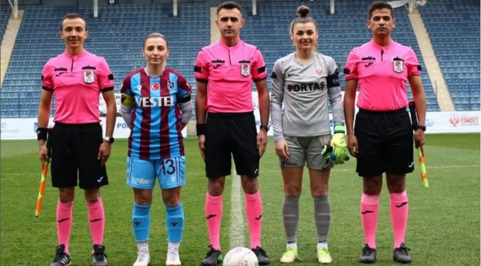 azerbaycanli-referi-turkiye-super-liqasinda-debut-edib