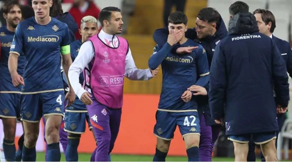 sivasli-azarkeshler-fiorentinanin-futbolchusunun-burnunu-qirdi