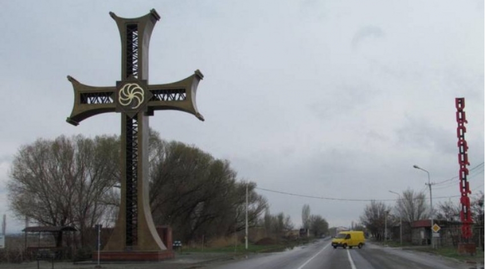 ermenistanda-sokulen-xachlar-inanclarinda-da-semimi-olmayan-ermeniler