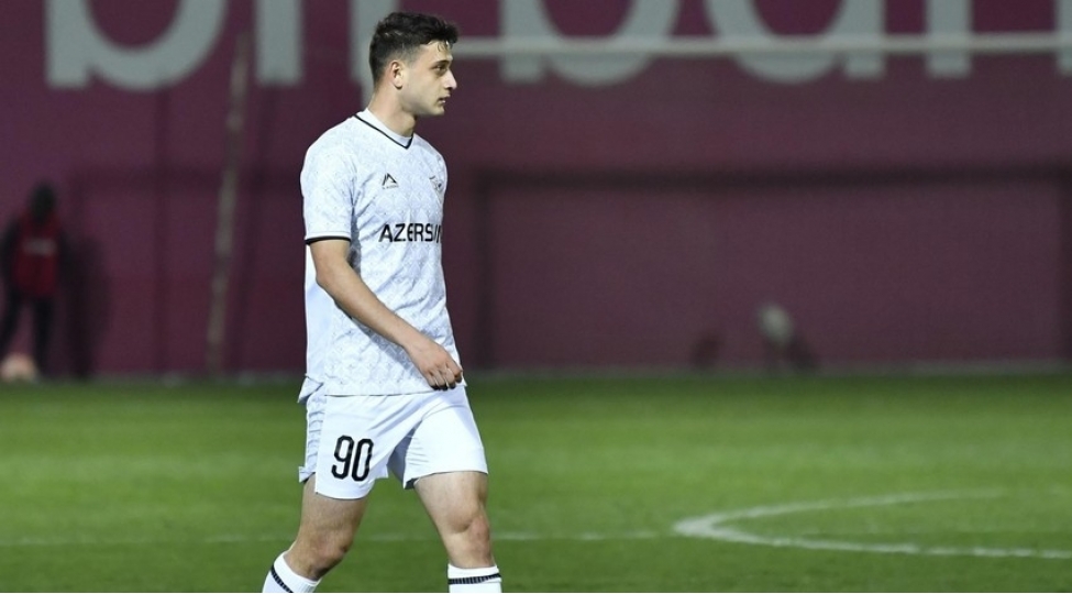 qarabagin-futbolchusu-qalatasarayla-oyuna-gore-milliden-kenarda-qalib