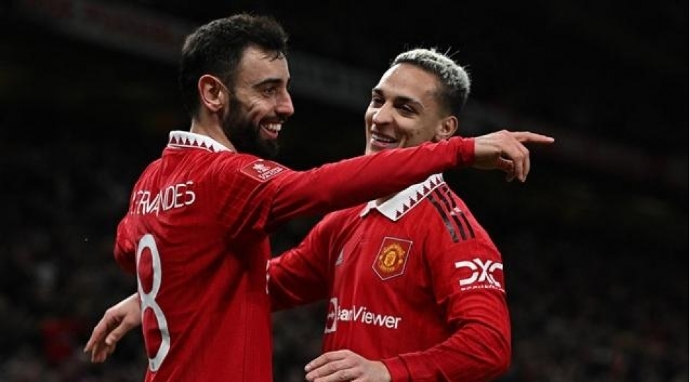 manchester-yunayted-yarimfinalda