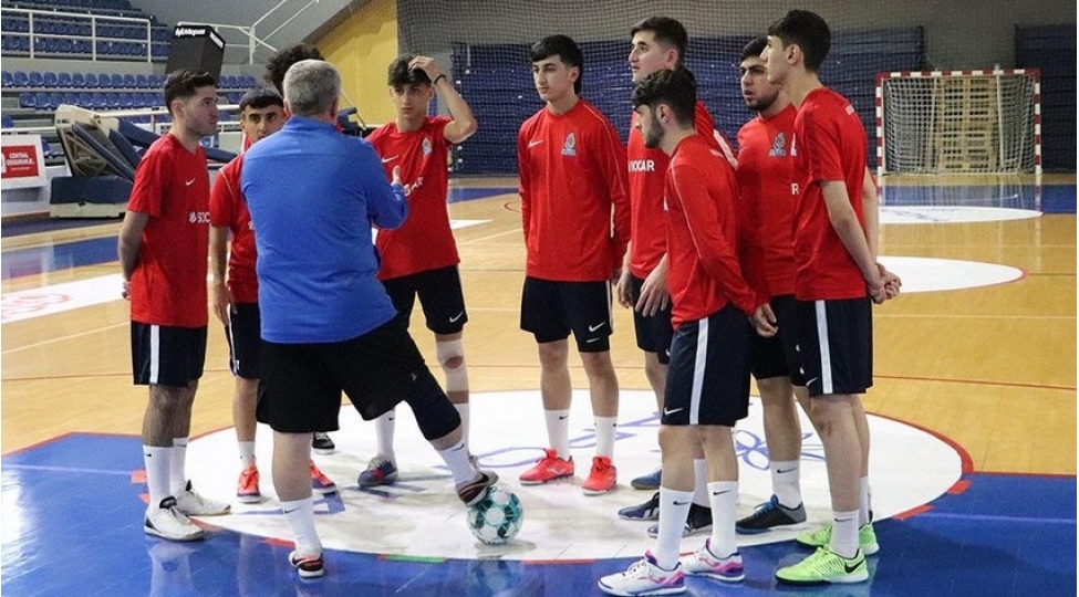 avropa-chempionati-azerbaycanin-futzal-millisi-esas-merhelede-mubarizeye-bashlayir