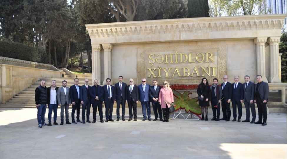 qarabag-ile-qalatasarayin-prezidentleri-shehidler-xiyabanini-ziyaret-edibler