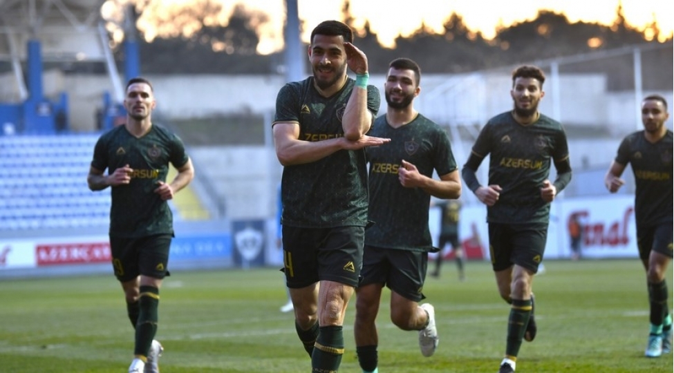 qarabagin-futbolchusu-manchester-sitinin-mudafiechisi-ile-muqayise-edilib