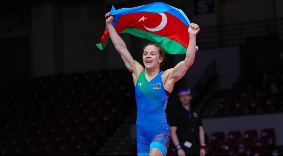 azerbaycanin-qadin-guleshchileri-polshada-telim-meshq-toplanishindadirlar
