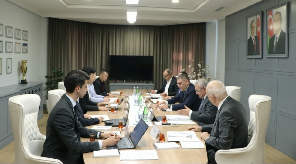 senaye-korporasiyasi-chin-shirketi-ile-emekdashliq-perspektivlerini-muzakire-edib