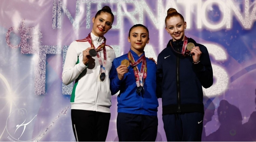 azerbaycanin-bedii-gimnasti-fransadaki-turnirde-daha-uch-medal-qazanib