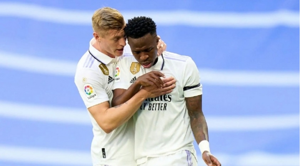 real-madridin-iki-aparici-futbolchusu-chelsi-ile-oyunu-buraxa-biler