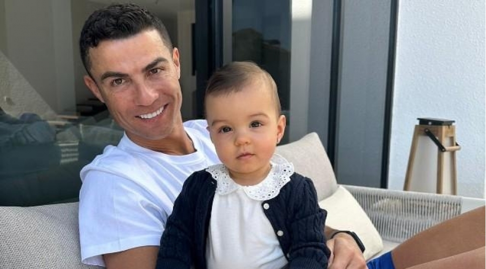 ronaldo-qizini-bele-tebrik-etdi