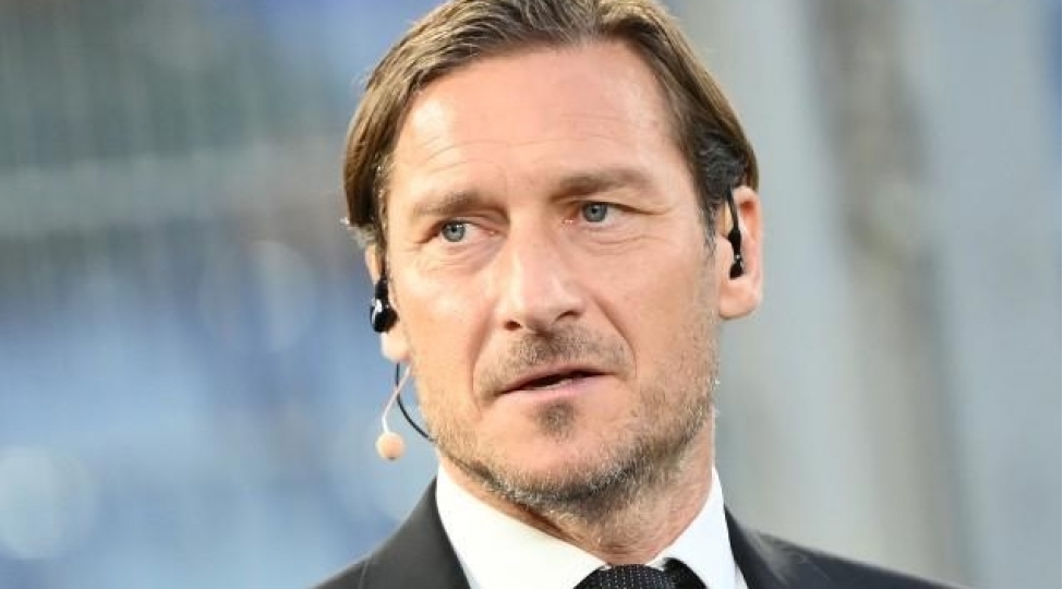 totti-xvichanin-ustun-cehetini-achiqladi