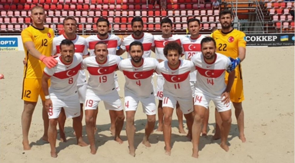 turkiyenin-chimerlik-futbol-uzre-millisi-bakidaki-yarish-uchun-heyeti-achiqlayib
