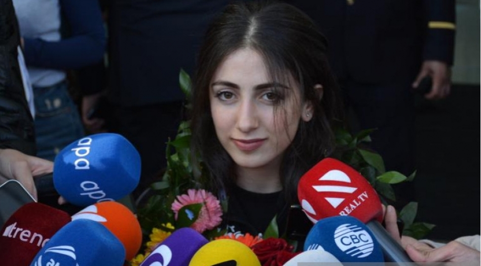 medali-azerbaycana-hediyye-etdiyim-uchun-chox-qururluyam-qamze-altun