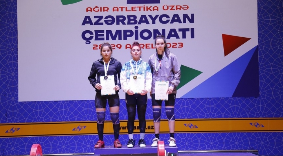 agirliqqaldirma-uzre-azerbaycan-chempionatinin-ilk-qalibleri-mueyyenleshib-foto