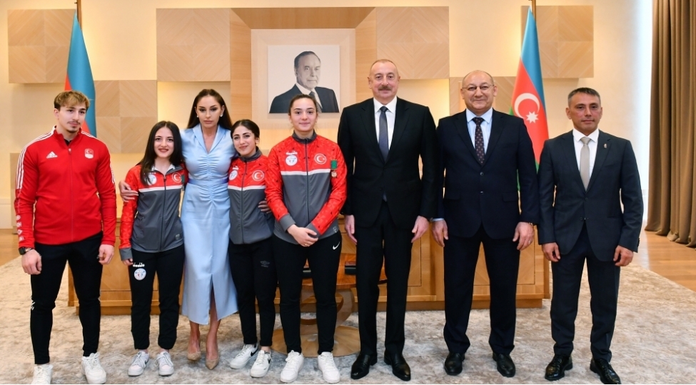 sarsilmaz-qardashliq-munasibetlerinin-tezahuru