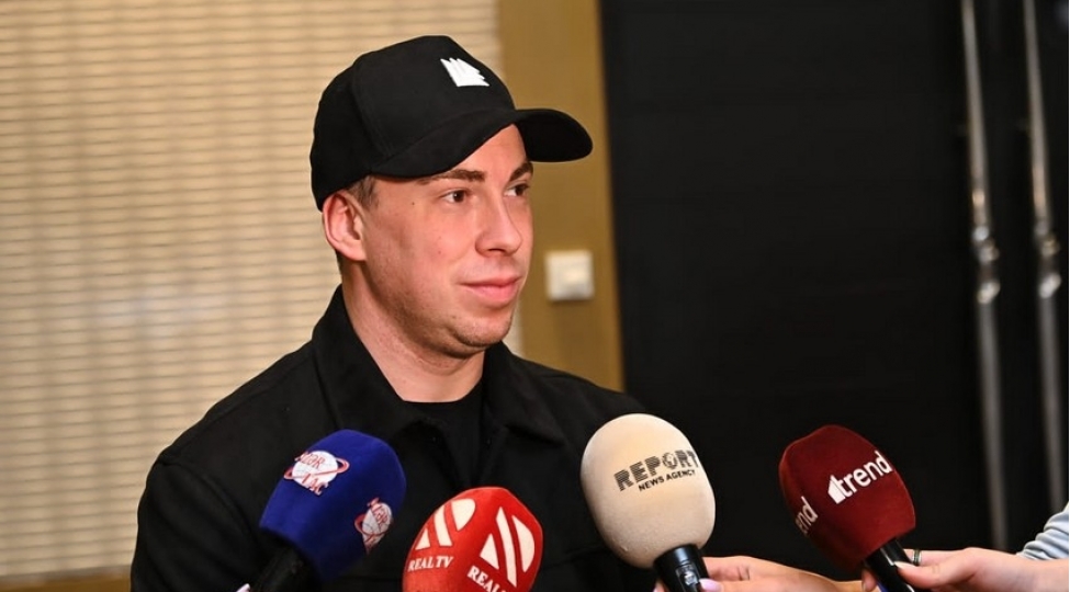 formula-1-uchun-bakiya-gelen-dj-hardvel-paytaxtiniz-ilden-ile-gozelleshir