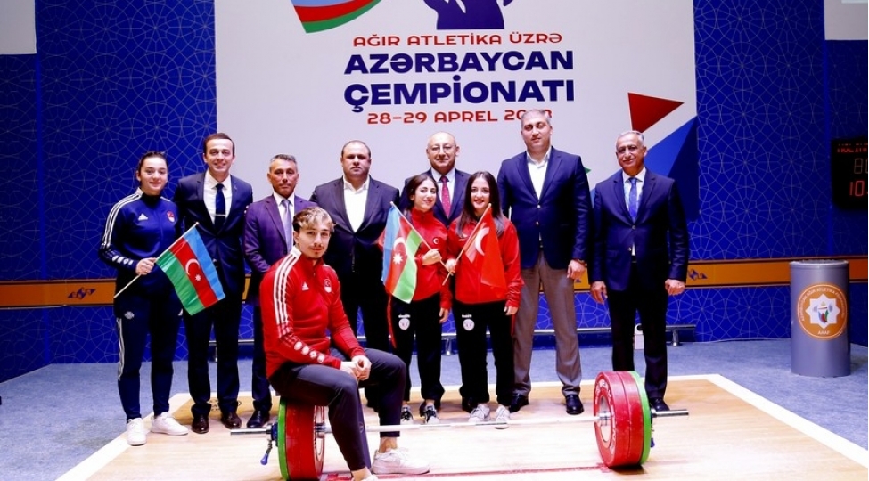 turkiyeli-atletler-agirliqqaldirma-uzre-azerbaycan-chempionatini-izleyibler