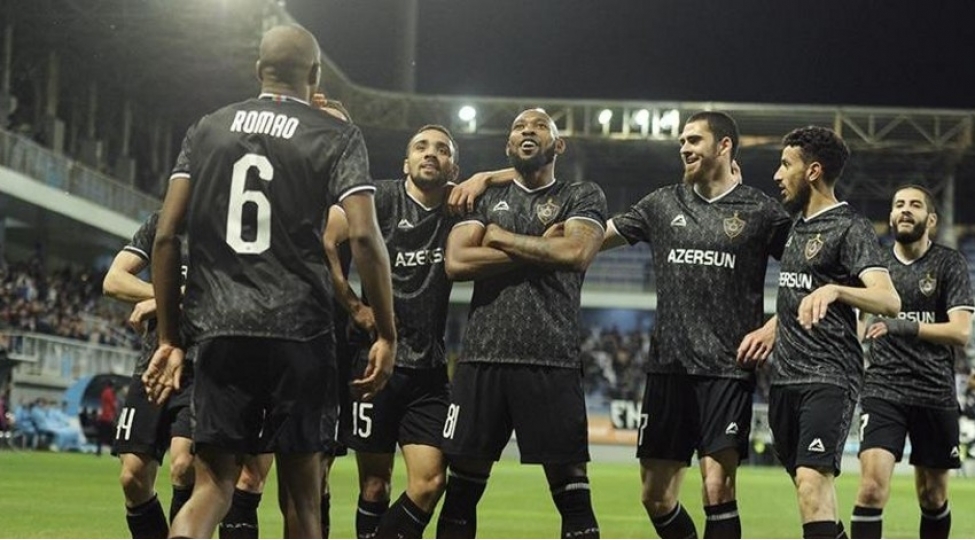 qarabagin-uch-futbolchusu-yubiley-matchini-qeyd-etdi