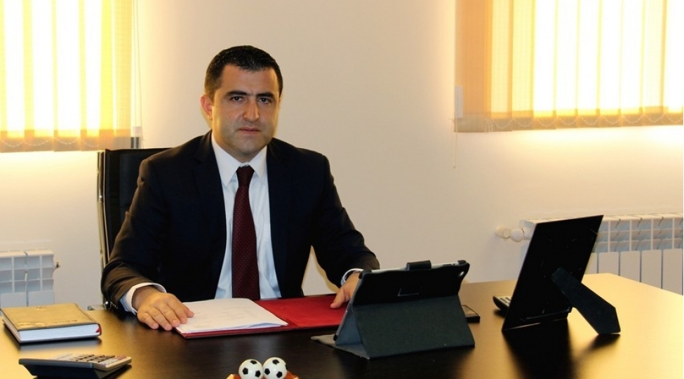 neftchinin-prezidentinin-cezasi-azaldilib