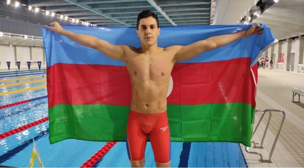 parauzguchumuz-veli-israfilov-dunya-seriyasi-yarishinda-gumush-medal-qazanib